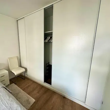 Modern Flat 15 Mins From La Defense